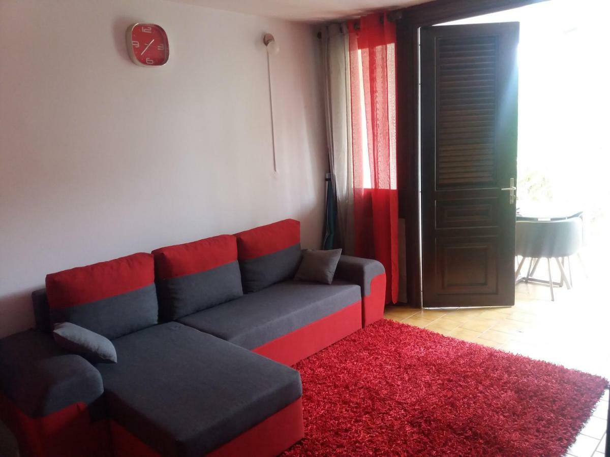 Apartmán Studio A Louer Proche Des Plages Sainte-Anne Exteriér fotografie